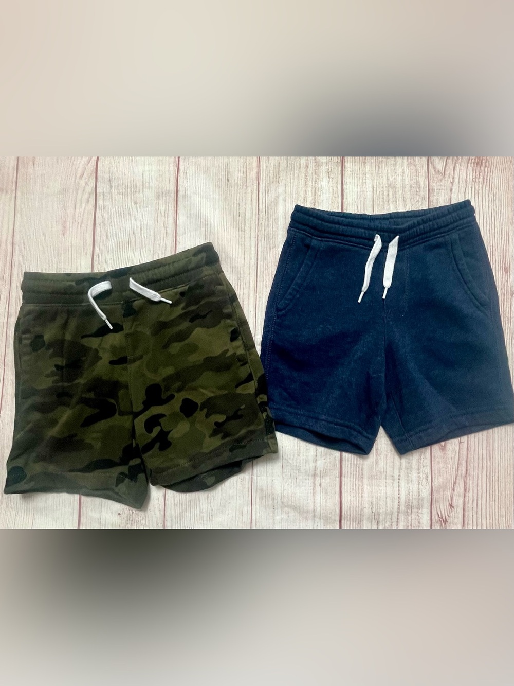 Old Navy XS Sz 5 (2) Shorts